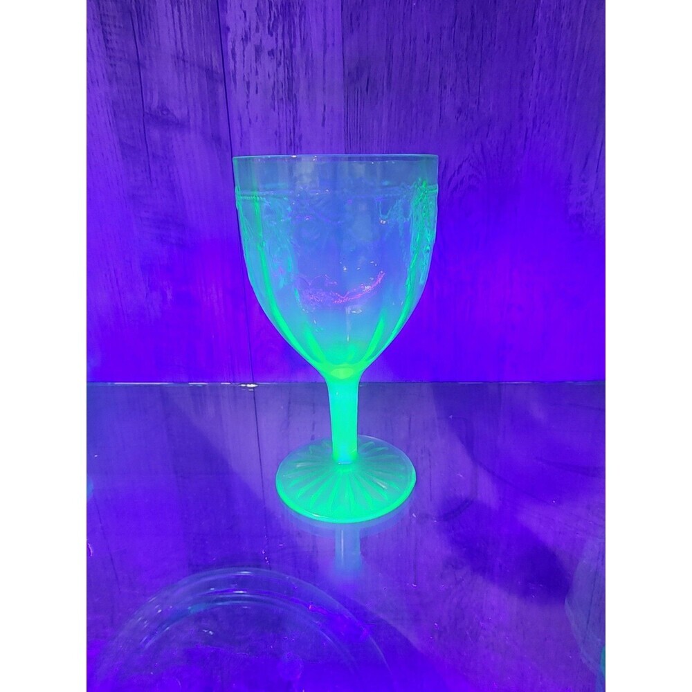 HOCKING GLASS CO. CAMEO BALLERINA GREEN 5-7/8" TALL FOOTED WATER GOBLET!